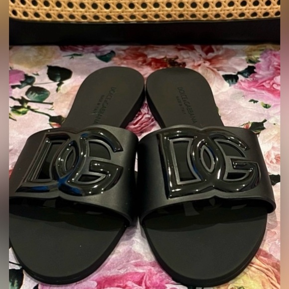 Dolce & Gabbana Black Slide Sandals - Picture 5 of 5
